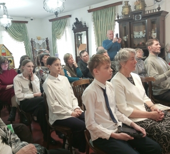 «Весна как трель серебряного смеха…»