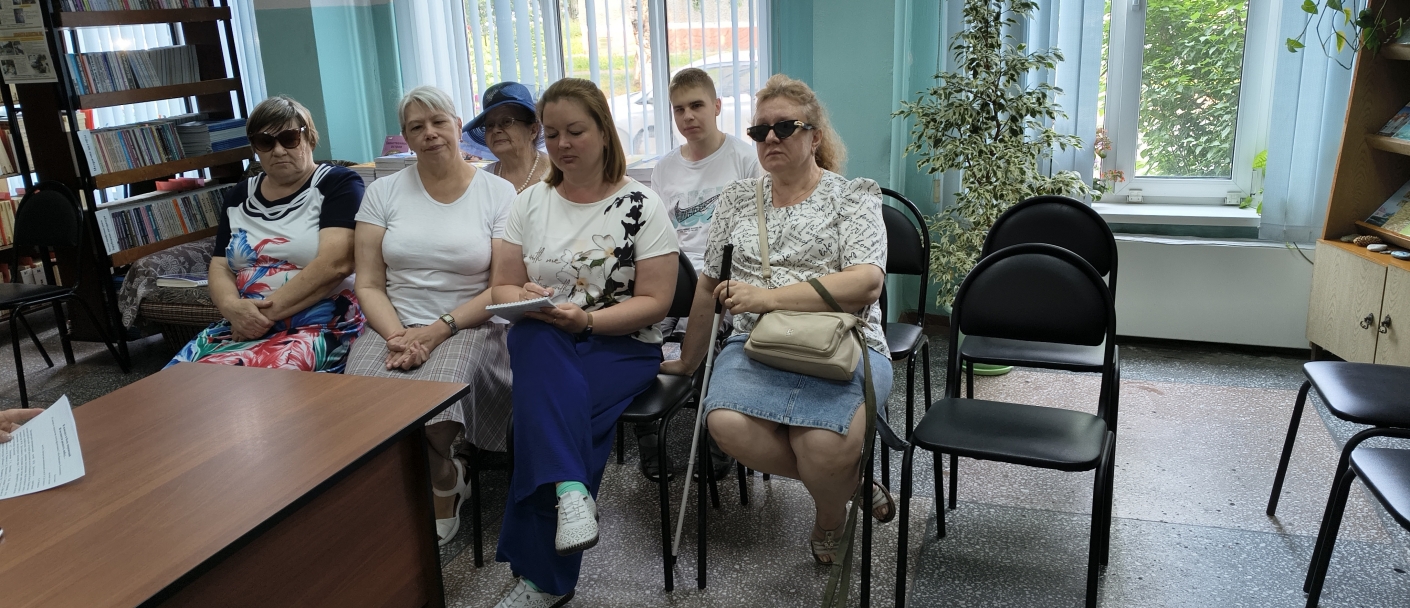 Я изведал и боль поражений, И великую радость побед…